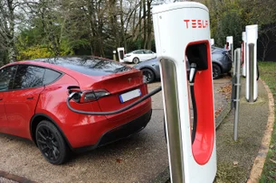 Tesla aumenta vendas de veículos elétricos na China em maio, em meio à recuperação da demanda