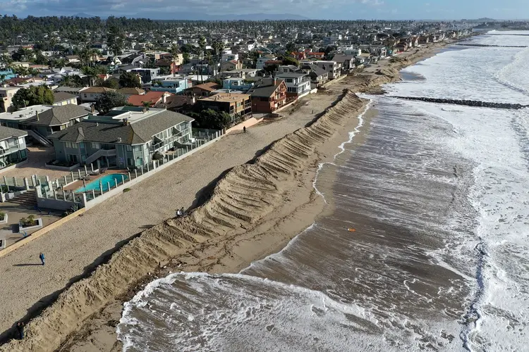 Terremoto: a supervisora do condado de Los Angeles, Janice Hahn, postou no X (antigo Twitter), que ainda não havia ameaça de tsunami (Mario Tama/Getty Images)