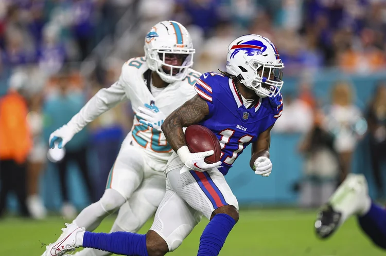 Buffalo Bills x Pittsburgh Steelers: em uma temporada repleta de emoções, os Bills asseguraram sua vaga nos playoffs como os campeões da AFC Leste (Perry Knotts/Getty Images)