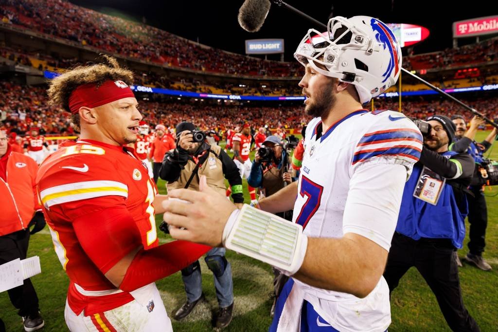 Playoffs da NFL: com duelos entre grandes quarterbacks, casas de apostas projetam confrontos
