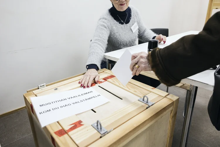 Caso nenhum candidato alcance 50% dos votos neste domingo, o país organizará o segundo turno no dia 11 de fevereiro. (Getty Images)