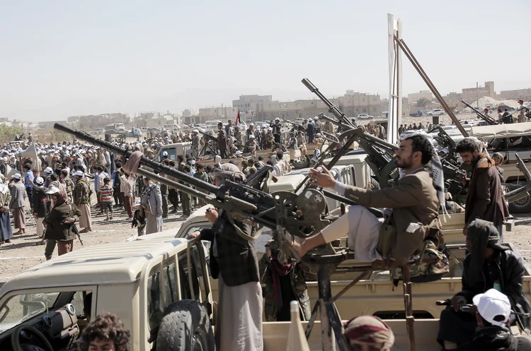 Rebeldes houthis contam com o apoio do Irã nos ataques contra embarcações (Mohammed Hamoud/Getty Images)