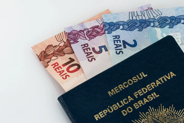 O governo federal, em 27 de dezembro de 2023, publicou decreto em que estabelece o valor do salário mínimo em R$ 1.412,00 para 2024, que passou a valer a partir de 1º de janeiro (Divulgação: Fernando Takashi Silva/Getty Images)