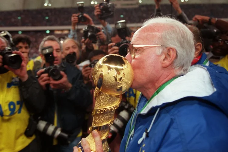 Zagallo: ex-jogador e técnico somou títulos nas duas profissões (Matthew Ashton/EMPICS/Getty Images)