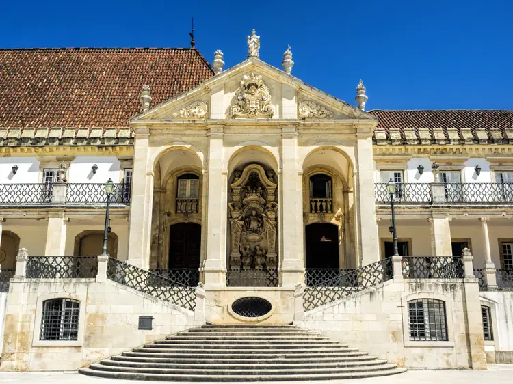 Universidade de Coimbra: Depois do Brasil, Portugal é o país que mais tem universidades que aceitam o Enem para ingressos de estudantes brasileiros  (Divulgação: Terry Eggers/Getty Images)