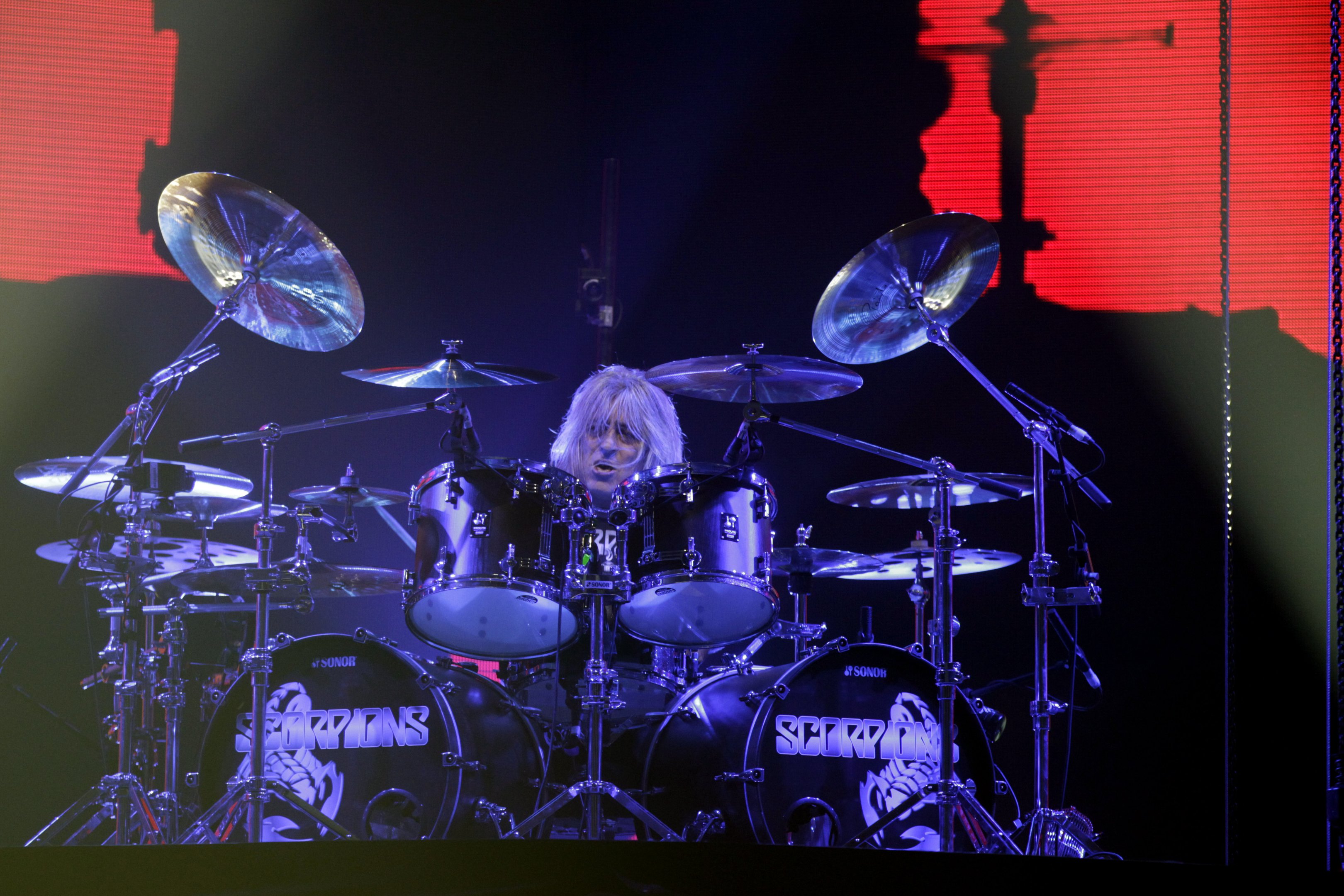 Morre James Kottak, baterista do Scorpions, aos 61 anos