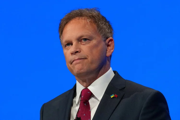 Secretário de Defesa britânico, Grant Shapps afirmou que ataques conjuntos com os EUA são parte de 'modelo' de como nação deverá lidar no futuro (Carl Court/Getty Images)