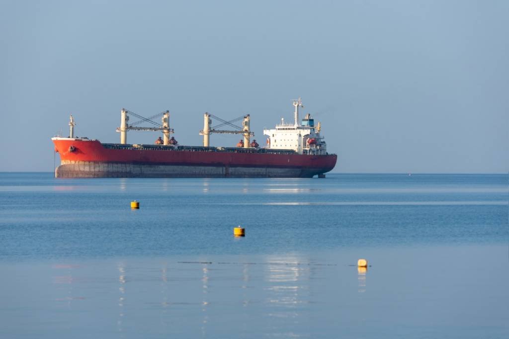 Mar Vermelho: custo do transporte marítimo dispara com caos provocado por ataques