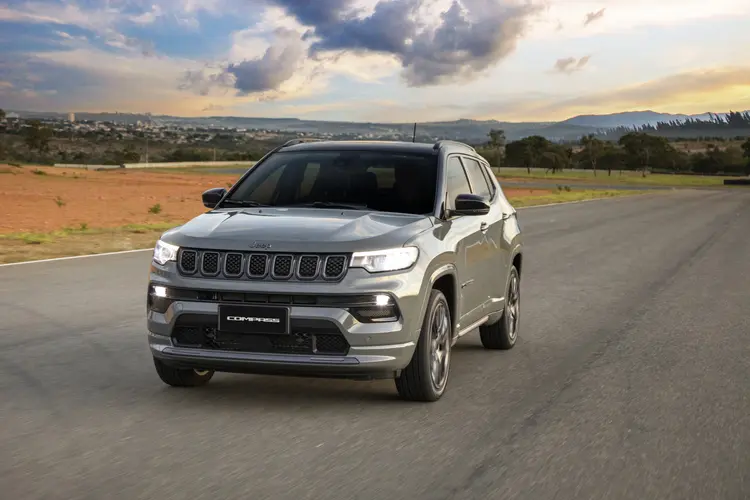 Jeep Compass: líder de vendas entre os SUVs médios. (Divulgação/Divulgação)