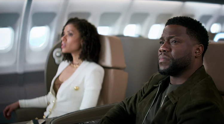 Lift: Roubo nas Alturas: Gugu Mbatha-Raw como Abby e Kevin Hart como Cyrus. (Netflix/Divulgação)