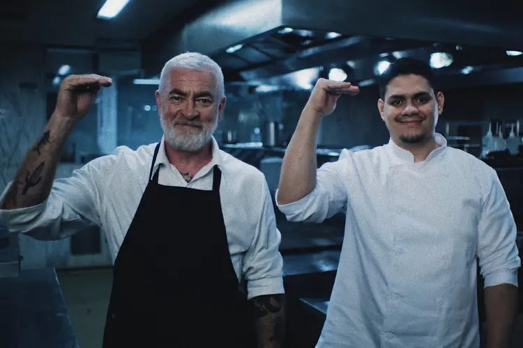 Os chefs Alex Atala e Romario Rodrigues em nova campanha do BTG Pactual (BTG Pactual)