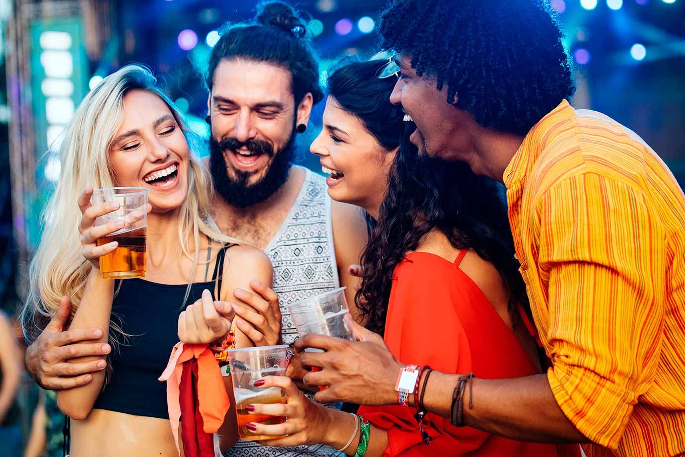 Carnaval sem dor de cabeça: B.Boost lança shot antirressaca com foco nos foliões