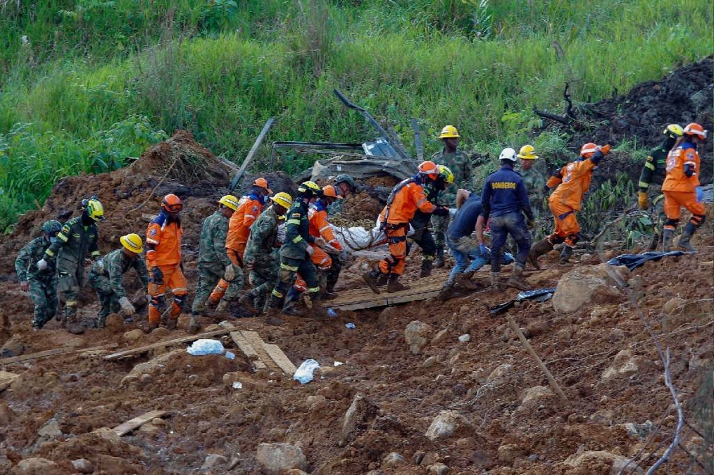 Sobe para 36 o número de mortos após deslizamento na Colômbia