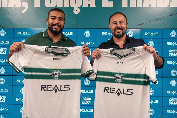 Rafael Borges, country manager da Reals, e Carlos Amodeo, CEO do Coritiba SAF (Gabriel Tha/Coritiba/Divulgação)