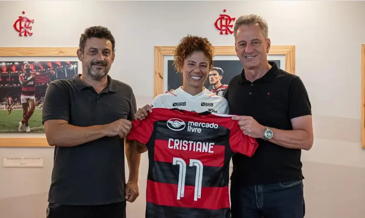 O Flamengo anunciou reforço no time feminino, a atacante Cristiane (Paula Reis/ CRF/Reprodução)