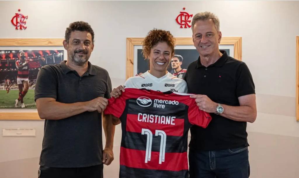 Flamengo anuncia a atacante Cristiane para o futebol feminino