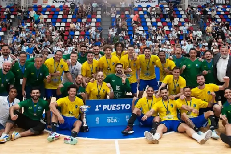 Seleção brasileira de handebol em partida em Buenos Aires, na Argentina (Coscabal/Divulgação)