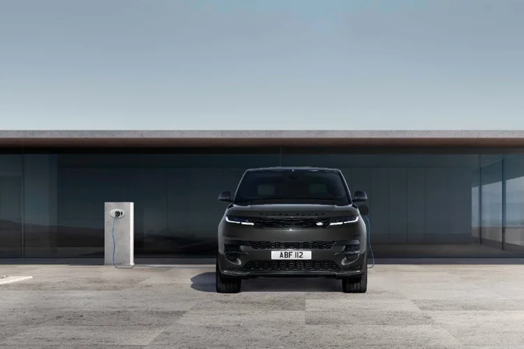 A estratégia Reimagine da JLR envolve o lançamento de nove novos veículos elétricos até 2030, e ser carbono zero até 2039 (JLR)