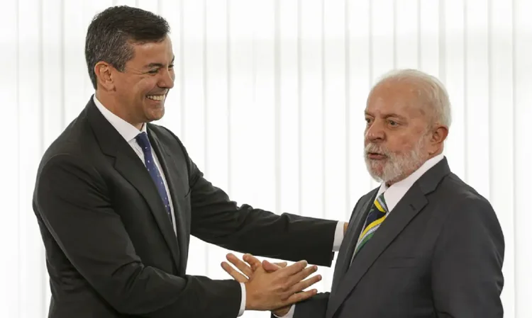 Lula e Santiago Peña discutiram assunto durante reunião em Brasília (Marcelo Camargo/Agência Brasil)