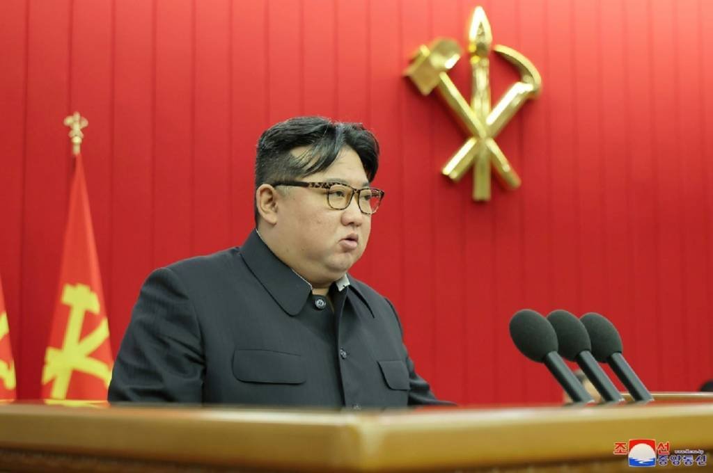 Kim Jong Un: 'É hora de estar mais preparado para a guerra do que nunca'