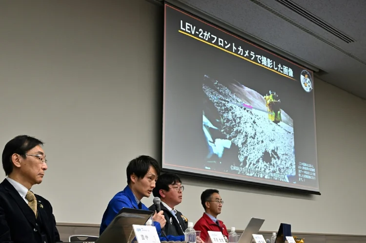 "Ontem à noite conseguimos restabelecer a comunicação com SLIM e retomamos as operações", afirmou a agência japonesa na rede social X (AFP/AFP Photo)