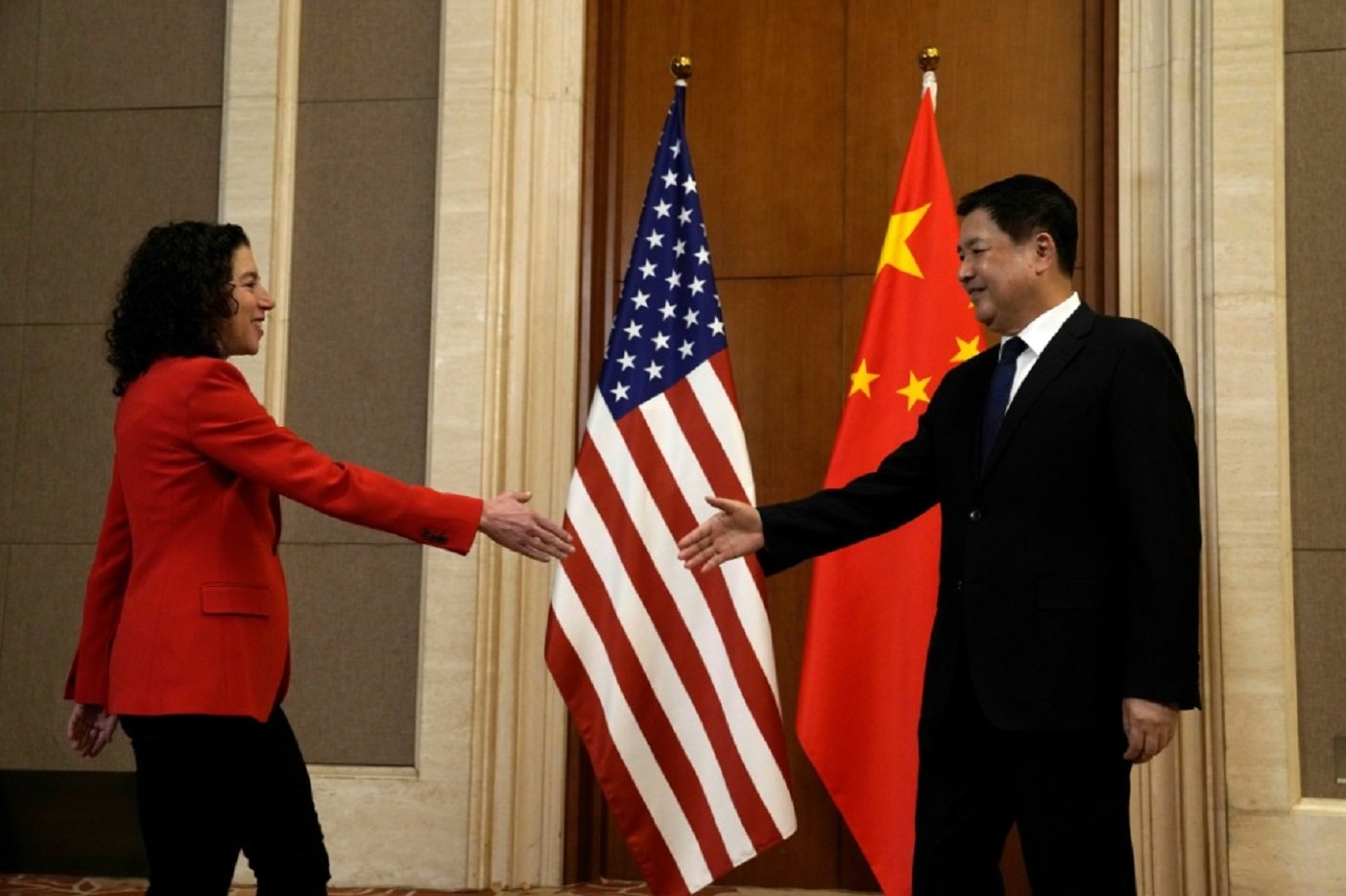 Crise dos opióides: China e EUA iniciam conversas para conter produção de fentanil