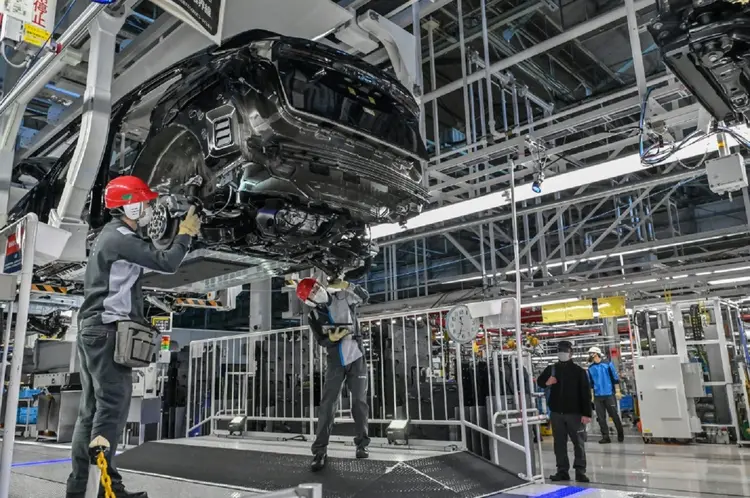 China: setor automobilístico chinês cresceu nos últimos anos em grande parte devido investimentos em larga escala nos veículos elétricos (AFP/AFP)