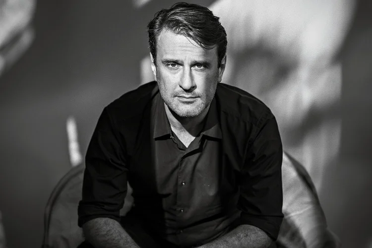 Simon Shuster, autor de "O Showman" (Debora Mittelstaedt/Divulgação)