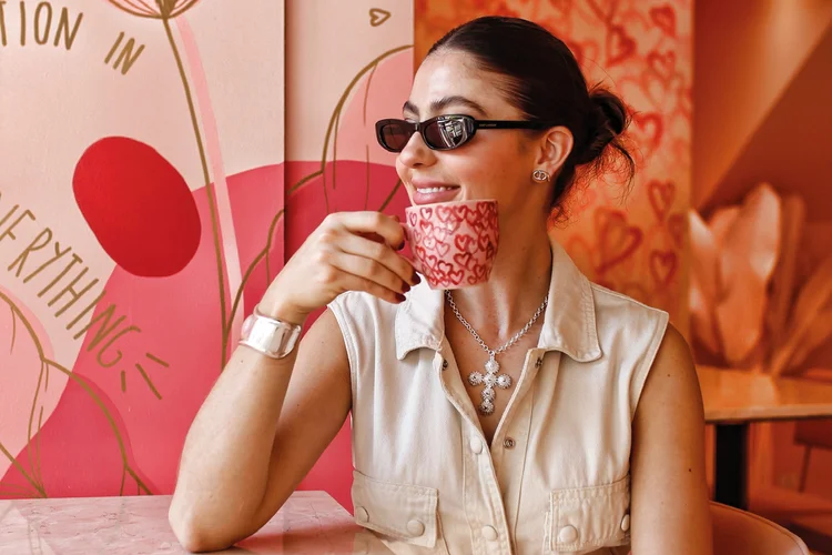Cici Navarro, da Café Cherie: não deixar o cliente entediado na fila é uma das estratégias para evitar frustrações (Café Cherrie/Divulgação)