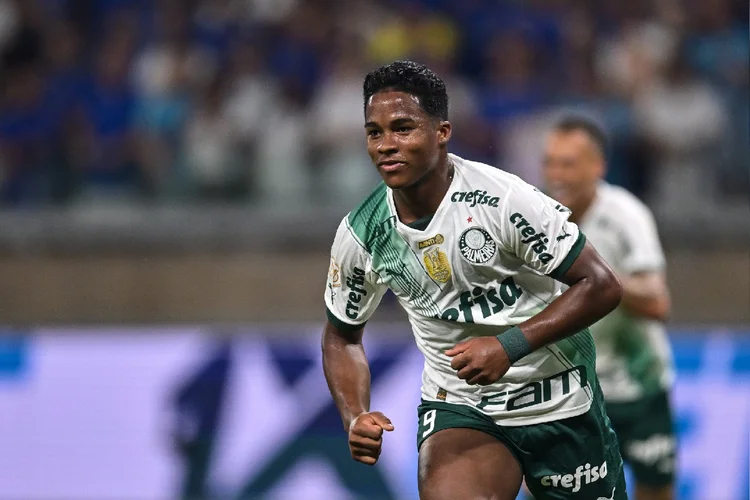 Endrick marcou o primeiro gol do Palmeiras no Derby contra o Corinthians (Pedro Vilela/Getty Images)