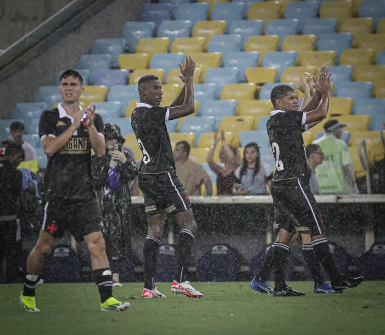 Veja como assistir ao jogo do Vasco hoje (Matheus Lima; X/Reprodução)