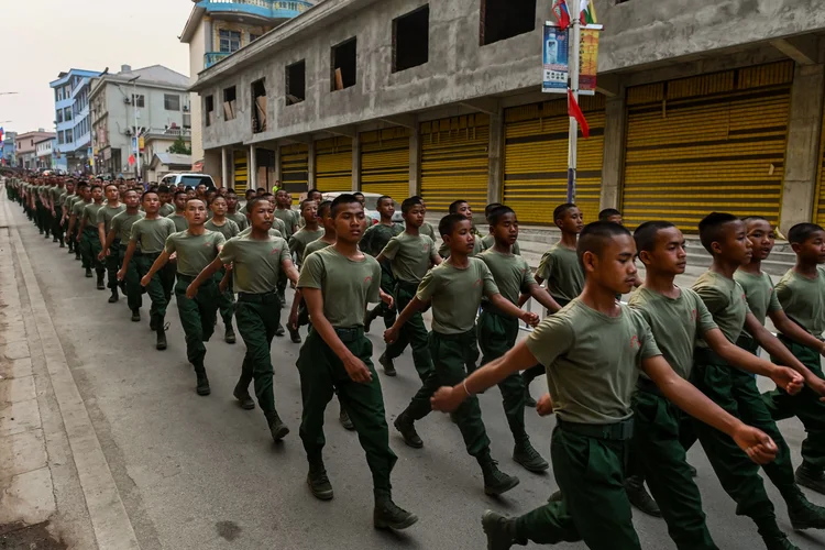 USWA durante parada militar. Exército tem hospitais e fornecimento de energia próprios (YE AUNG THU/AFP via Getty Images)