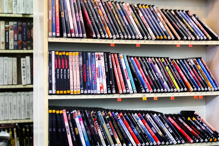 DVDs: negócio de está encolhendo à medida que mais pessoas assistem a filmes e programas pelo streaming