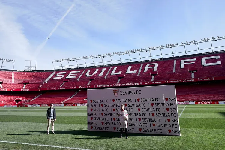 Construído a partir do watsonx, a plataforma de IA e dados da IBM projetada para empresas, o Scout Advisor do Sevilla FC será integrado ao atual conjunto de aplicativos existentes (Mateo Villalba/Getty Images)