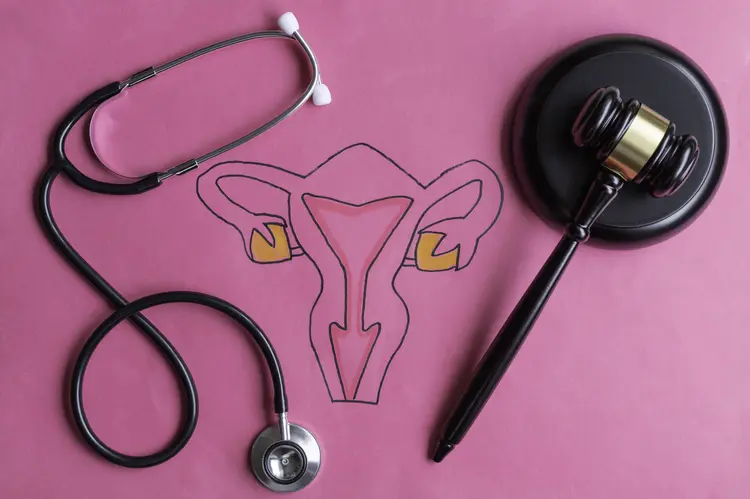 Aborto legal: norma do CFM dificultava aborto legal (Divulgação/Getty Images)