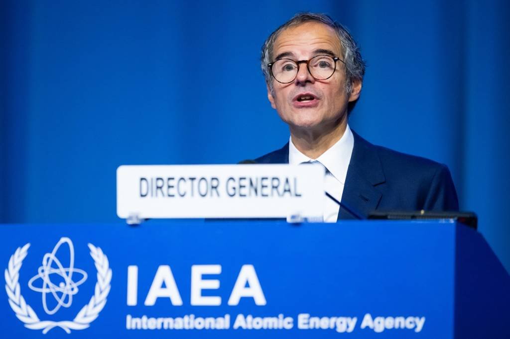 Agência de Energia Atômica alerta que Irã "não é transparente" em relação a programa atômico