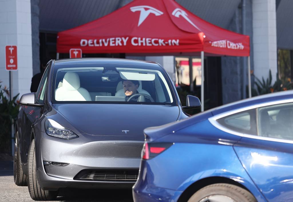 Tesla registra primeira queda nas vendas desde 2020 e preocupa setor