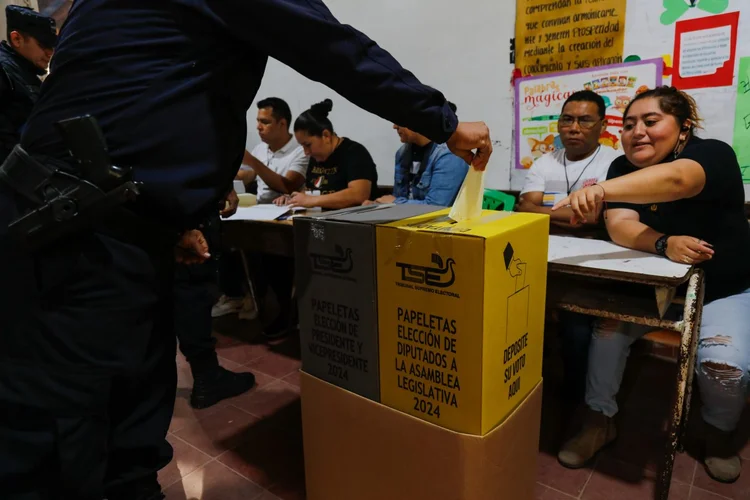 Votações em El Salvador: começam as eleições presidencial e legislativas no país (Alex Peña/Getty Images)