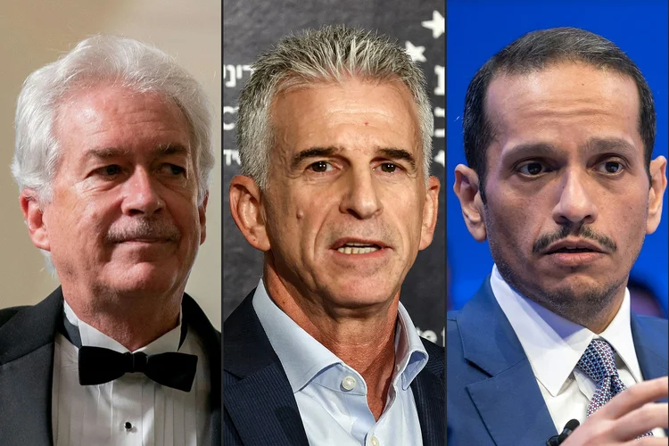 O governo egípcio organizou uma reunião na terça-feira entre o diretor da CIA, William Burns; o chefe do Mossad, David Barnea; o primeiro-ministro do Catar (STEFANI REYNOLDSGIL COHEN-MAGENFABRICE/Getty Images)