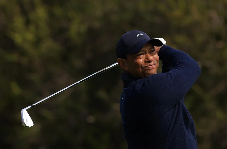 Tiger Woods: O americano de 48 anos, organizador do evento com sua fundação beneficente, havia dado a tacada inicial no sétimo buraco (Sean M. Haffey/Getty Images)