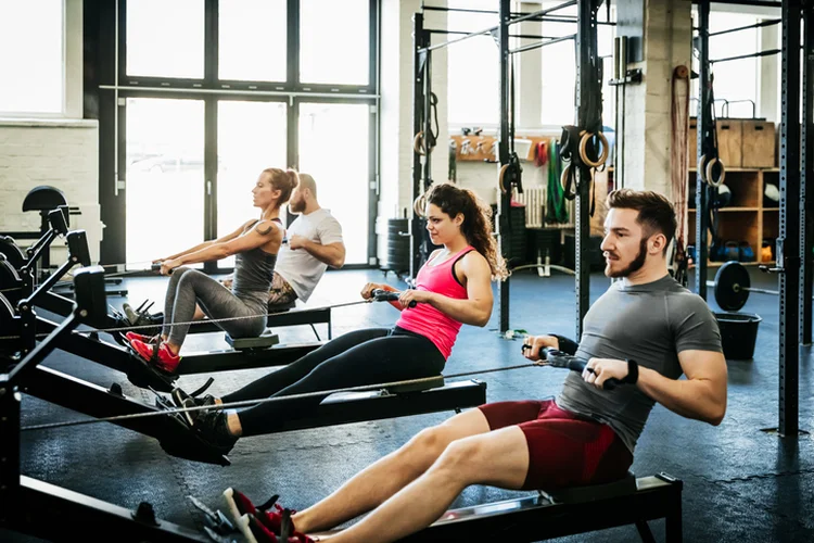 Os dados também mostram aumento de 30,43% nas entradas dos alunos nos estabelecimentos fitness (HinterhausProductions/Getty Images)