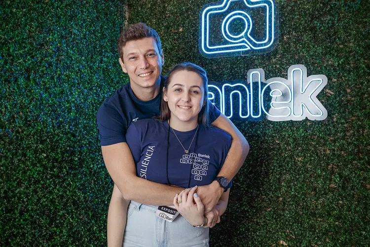 Jonathas e Maria Eduarda Guerra: para 2024, empresários querem quadruplicar faturamento vendendo fotos (Banlek/Divulgação)