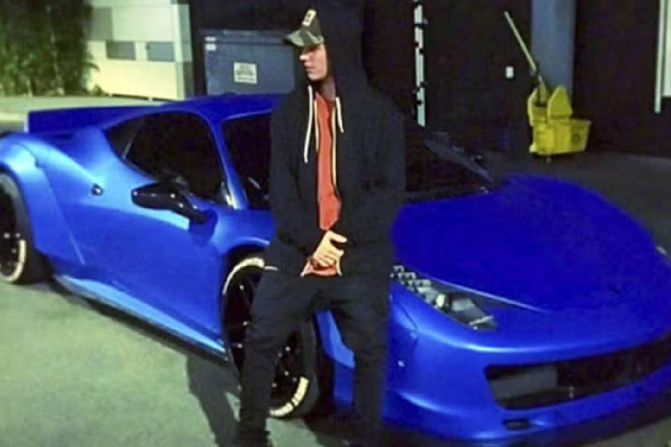 Justin Bieber pintou sua Ferrari 458 Italia e fez outras alterações em seu interior