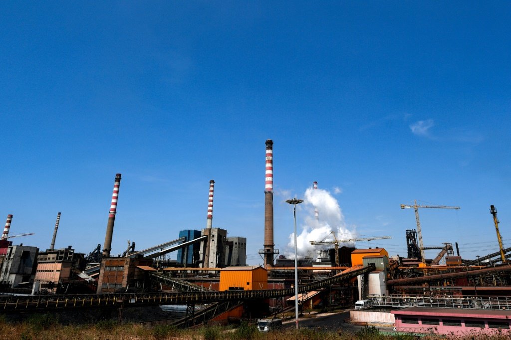 Transição energética e guerra viram pedra no sapato das siderúrgicas da Europa