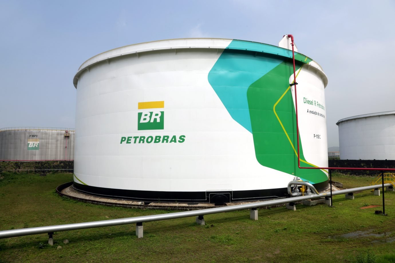 Petrobras perde R$ 24 bi e vale menos de R$ 500 bi em valor de mercado