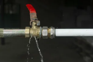 O que fazer em caso de infiltração vinda do apartamento de cima?