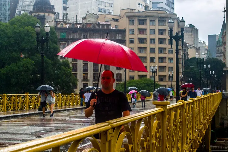 Chuva em SP: capital paulista e região metropolitana devem enfrentar temporais (	NurPhoto /Getty Images)