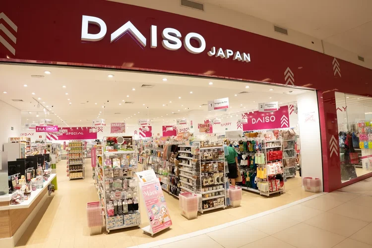 Daiso: receitas foram de 589,1 bilhões de ienes (US$ 3,9 bilhões) no ano encerrado em fevereiro de 2023 (ParkJacarepaguá/Divulgação)