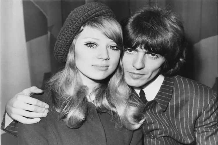 A modelo Pattie Boyd e o Beatle George Harrison, em 1966 (Central Press/Hulton Archive/Getty Images)