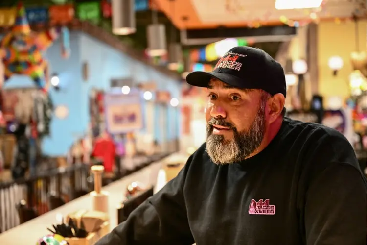 Antonio Muñoz, em sua taqueria de Las Vegas (Nevada), em 1º de fevereiro de 2024 (Paula Ramon/AFP Photo)